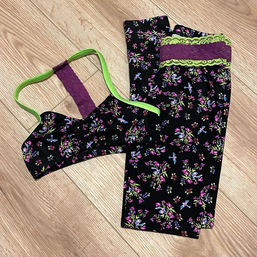 Boutique dance top and full length leggings. Bristol’s Motion Dancewear